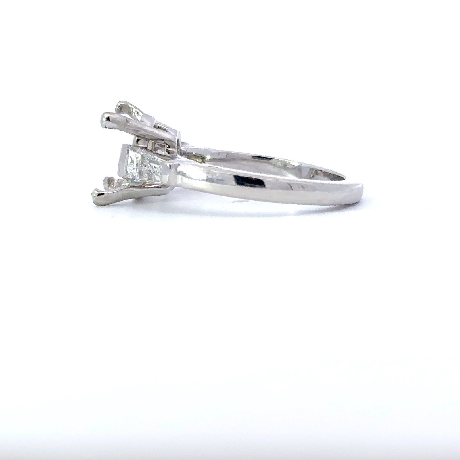 Platinum 950 0.50ctw Tapered Baguette Diamond 9.5-10mm Round Semi-Mount Ring