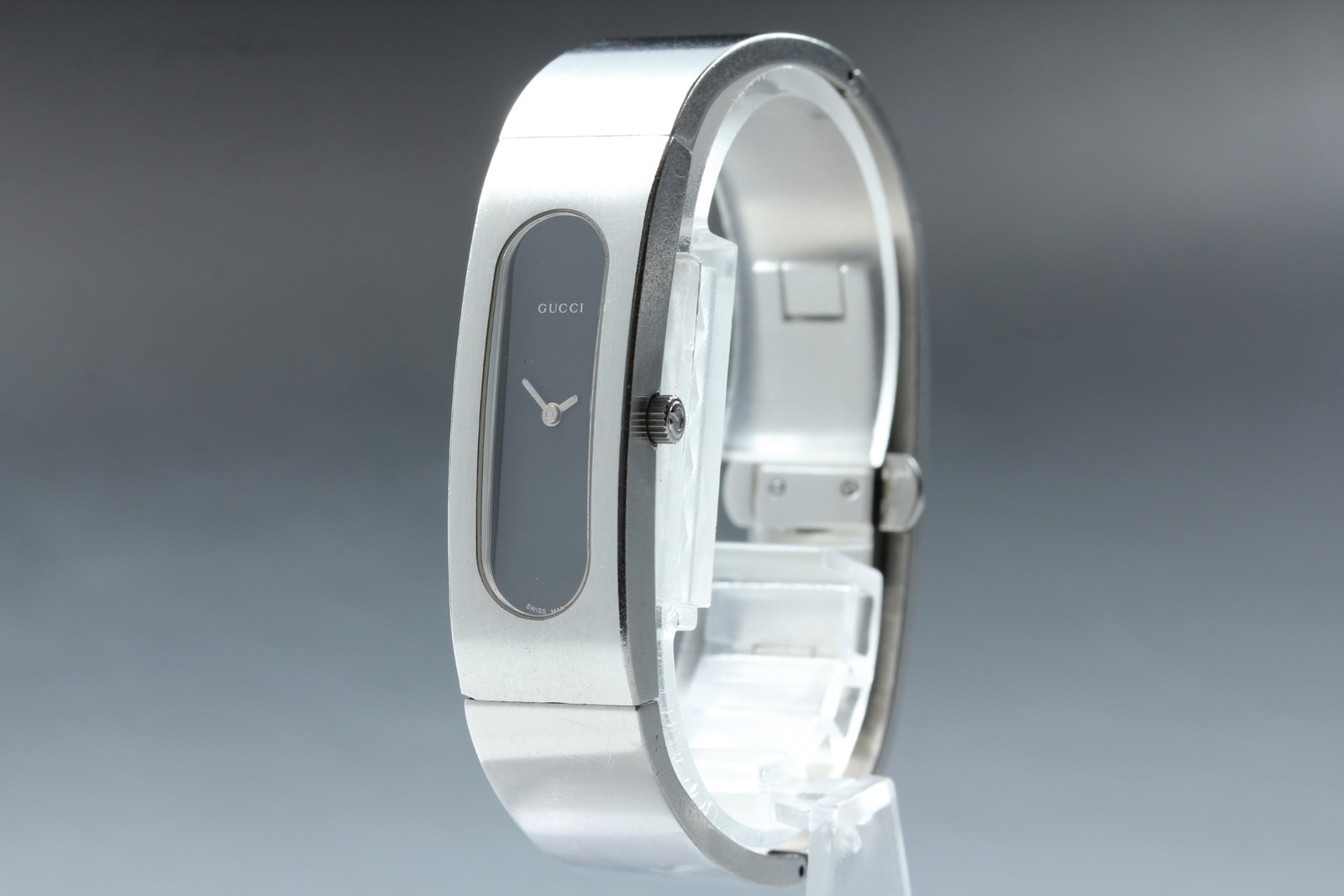 [Near MINT] GUCCI 2400S 14mm Black Dial Silver Quartz Women’s Watch From JAPAN
