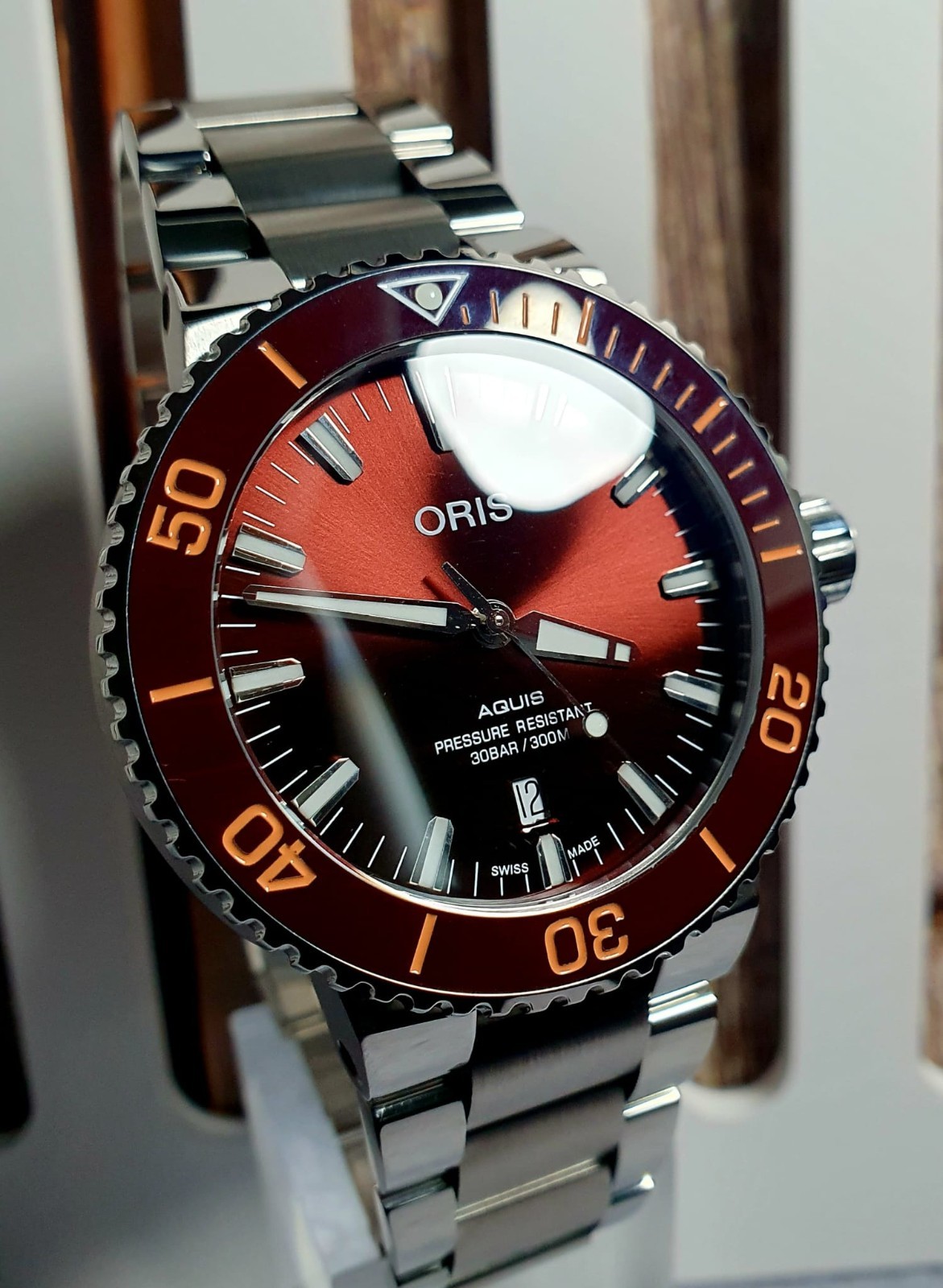 Oris Aquis Brown Dial Men’s Watch – 01 733 7730 4152 07 8 24 05PEB