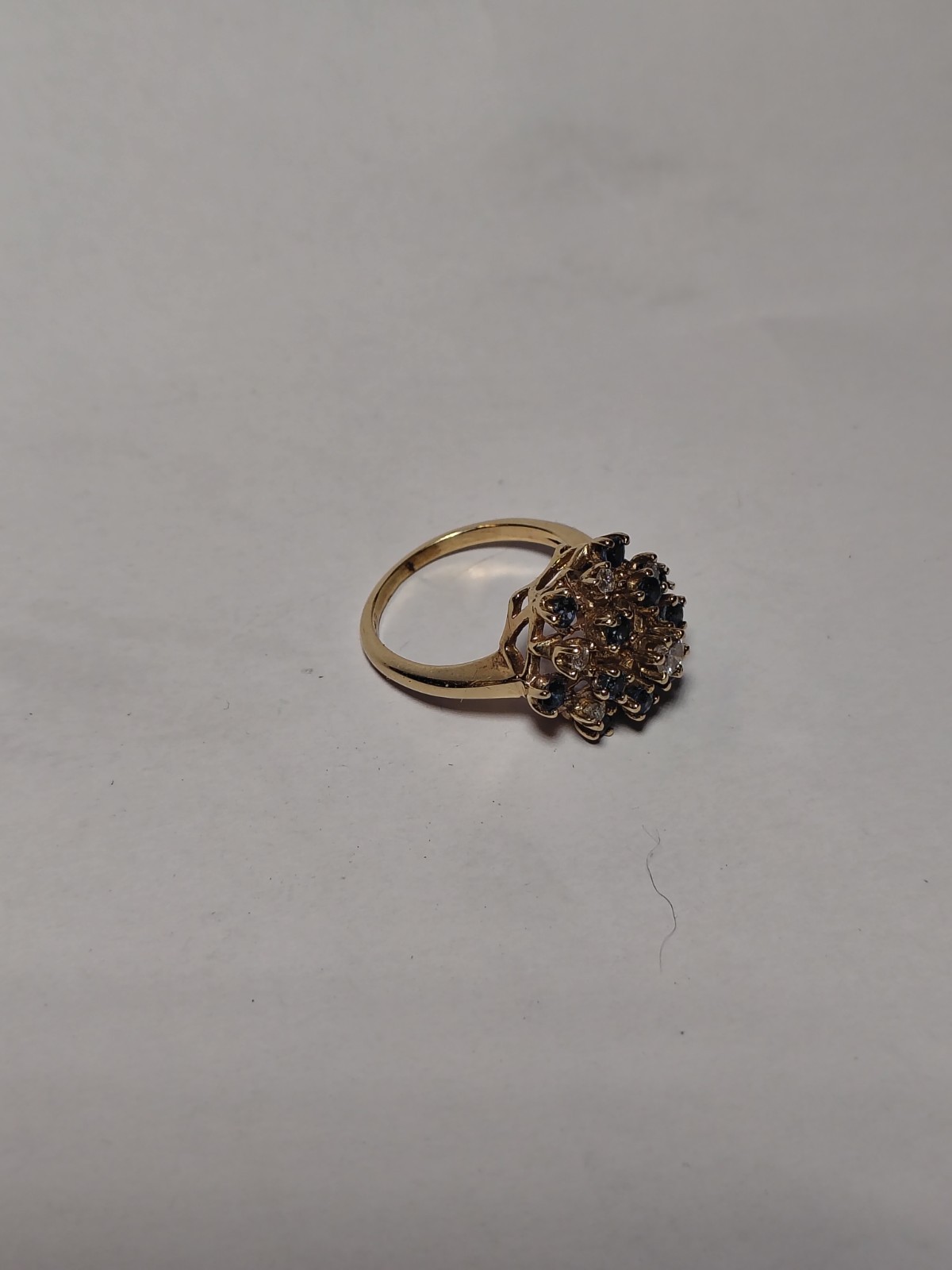 Genuine Blue Sapphire and Diamond Cluster Ring: 10KP : Size 7