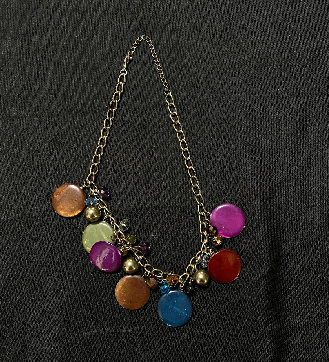 Multicolor Round Charm Disc Pendant Necklace, Metal Cable Chain, No Stone