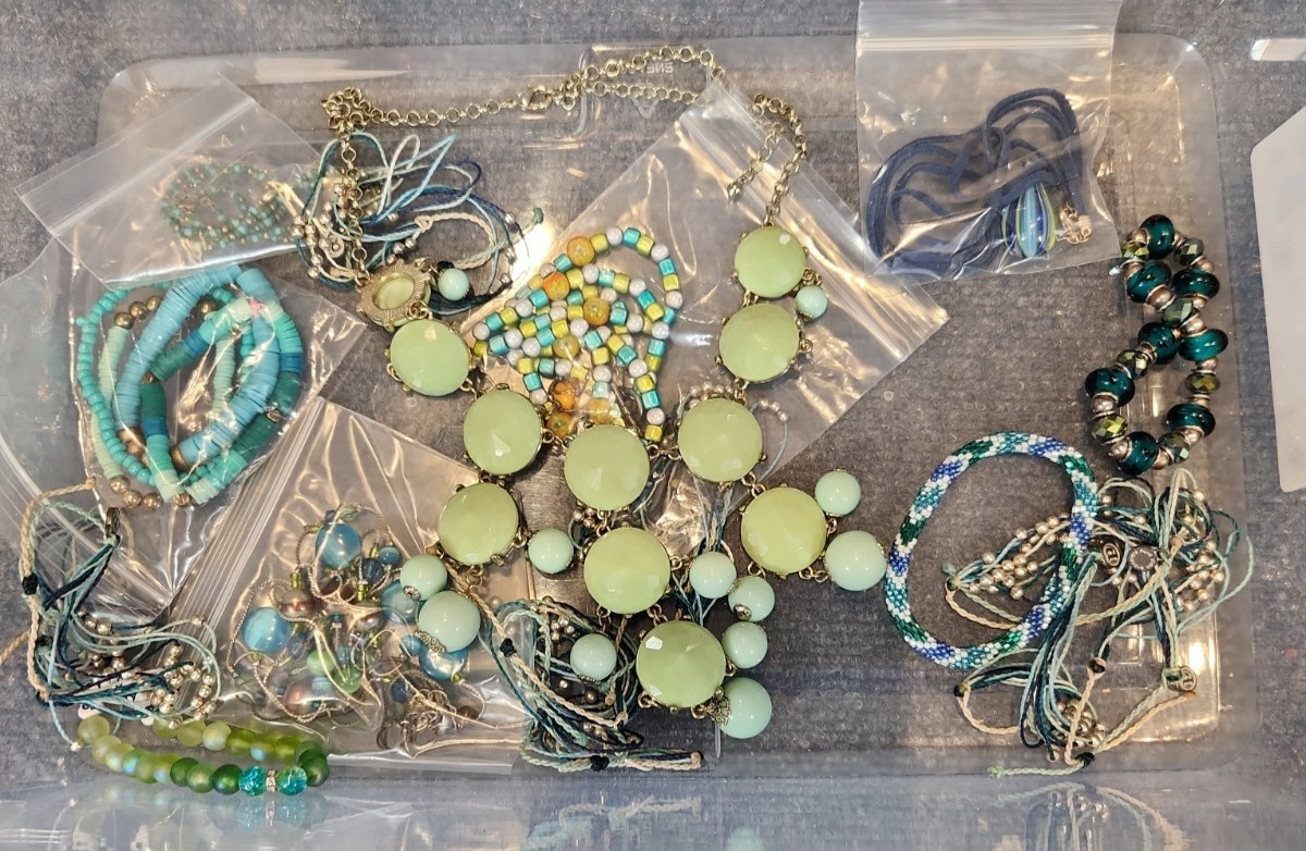 Jewelry Wearable Blue & Green Collection 5 Lbs Lot #705 See Description
