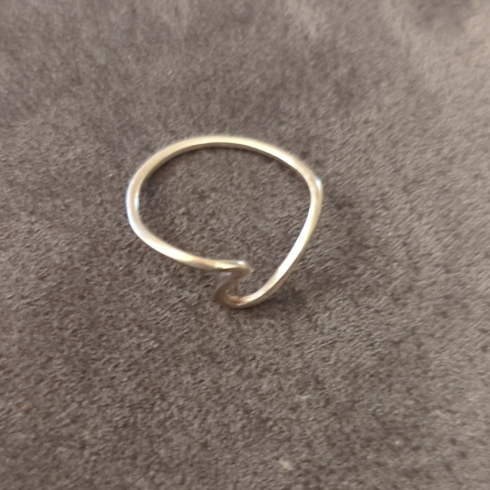 Silver Tone Stackable Wrap Band Ring Size 9 No Stone Metal Pre-Owned