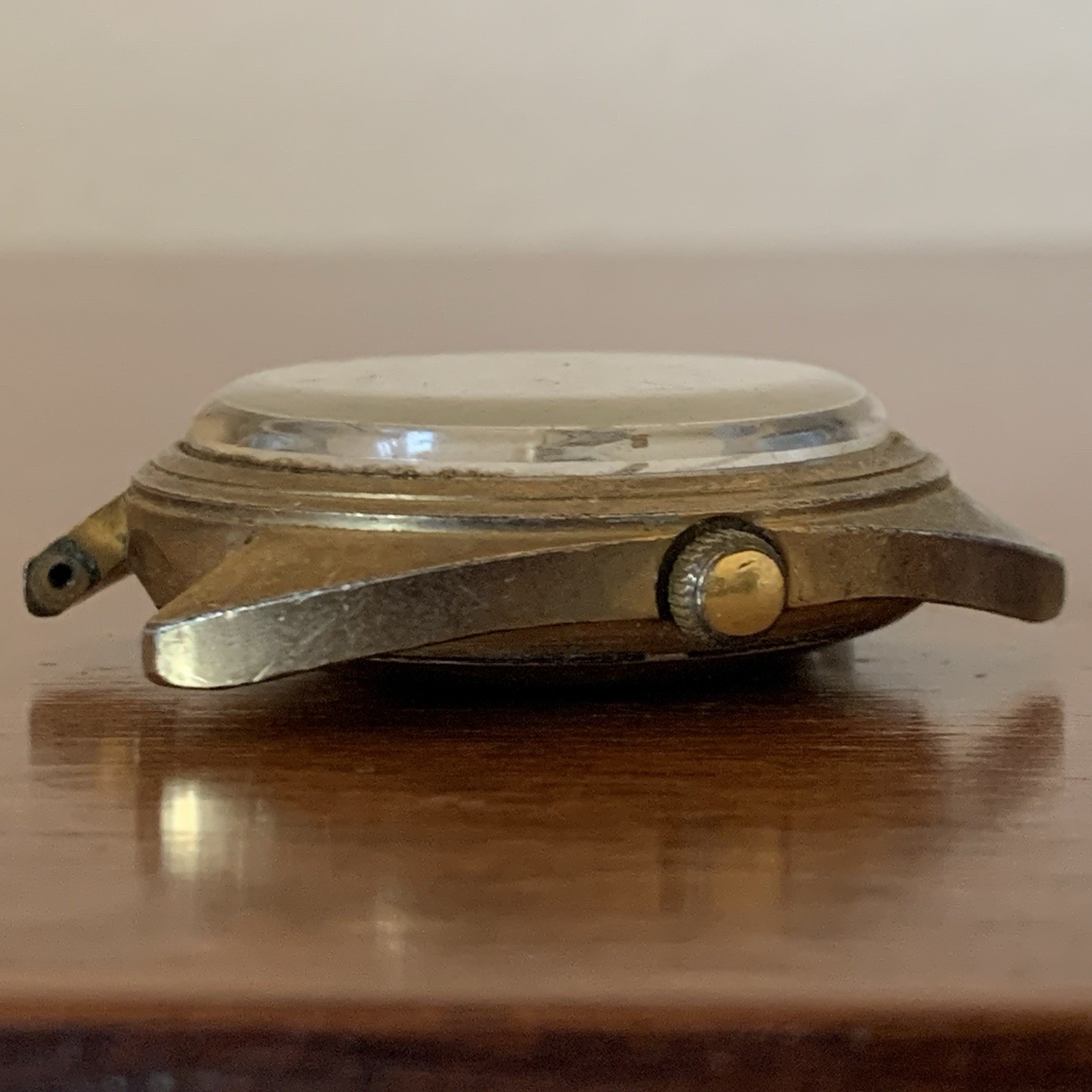 Vintage Timex Electronic UFO Mens Gold Tone Watch for Parts / Repair – 42mm Case