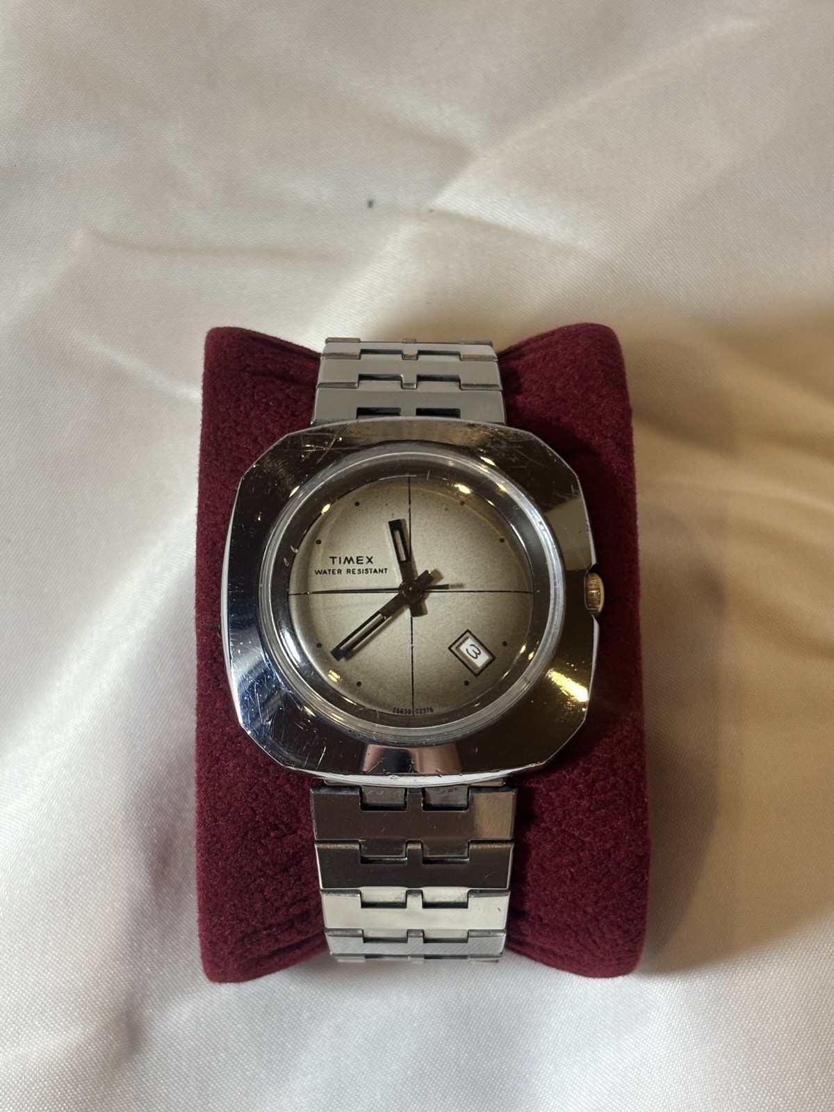 Vintage 1976 Timex 26650-02576 Manual Wind Working Cushion Case All Original