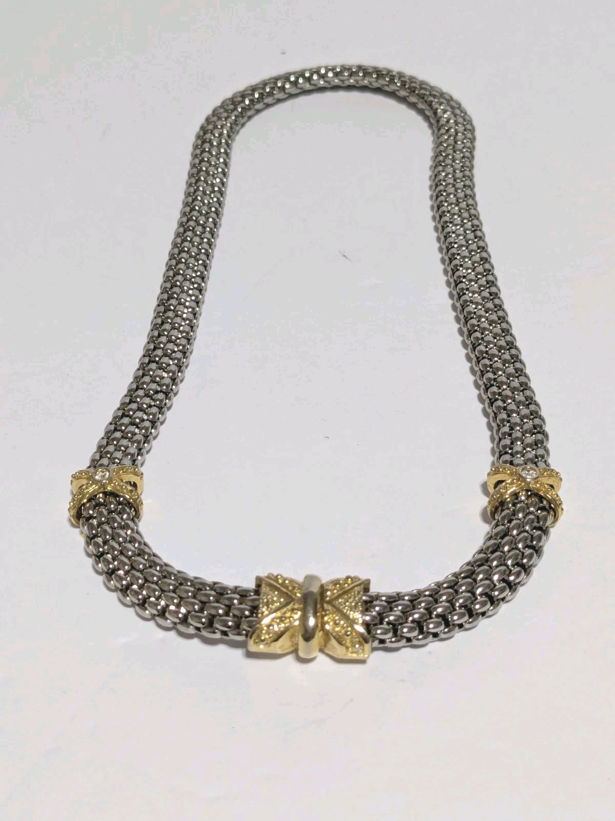 Silver Tone Popcorn Style Chain Necklace With Gold Tone Bow Accents 16″.