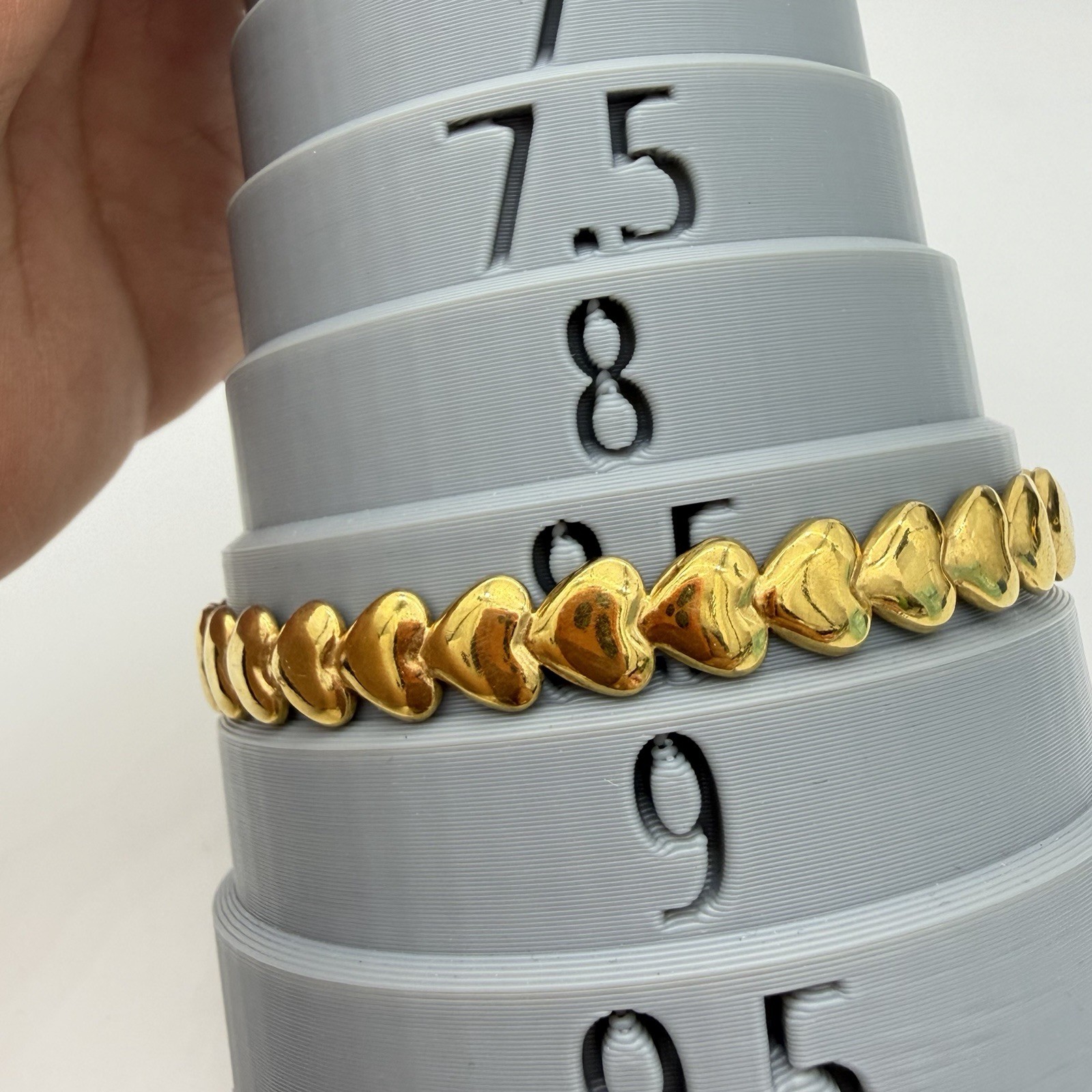 AVON Endless Hearts Bracelet Yellow Gold Tone Bangle Unsigned Read