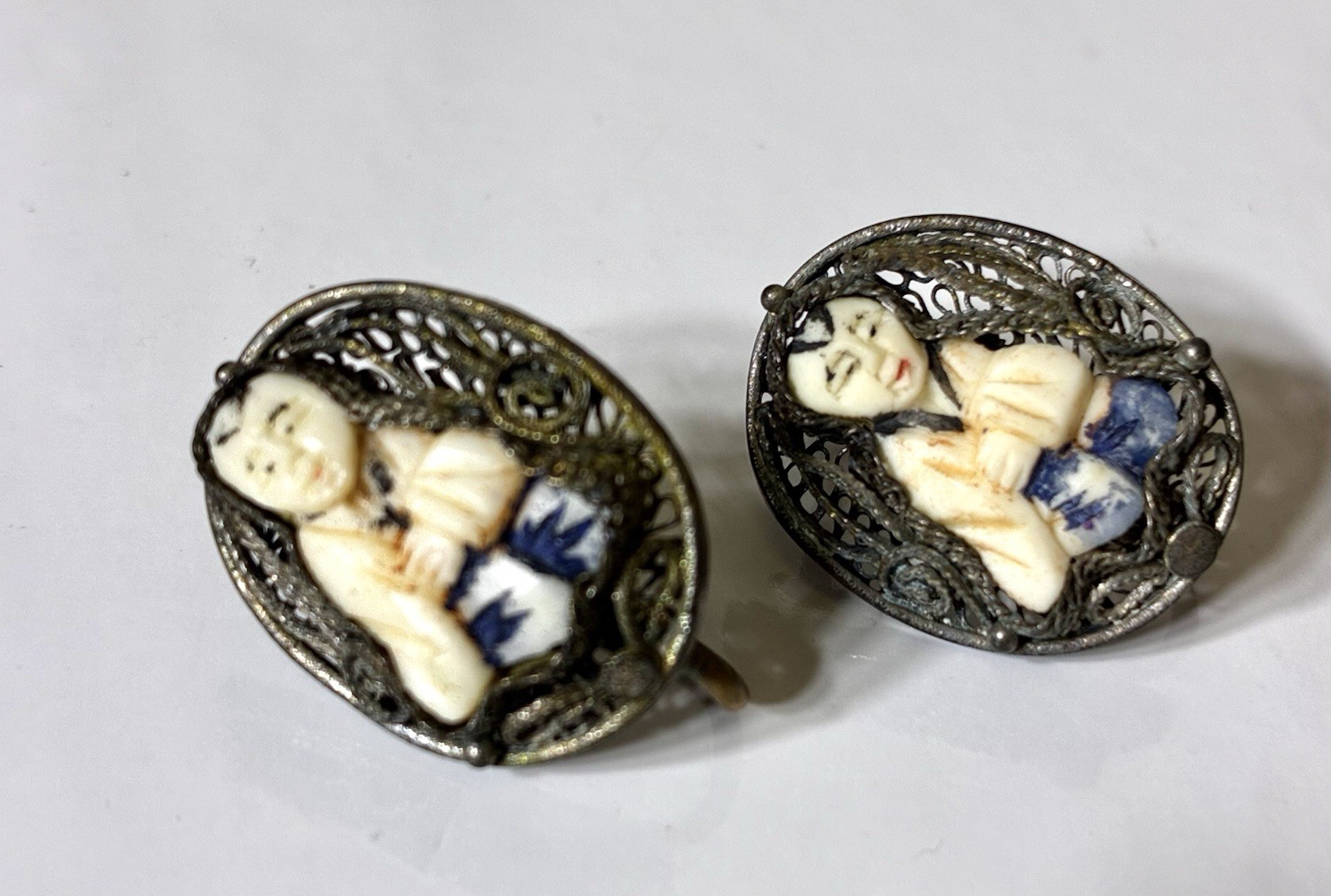Vintage Chinese Export Filigree Earrings with Hand-Carved Court Lady Figures