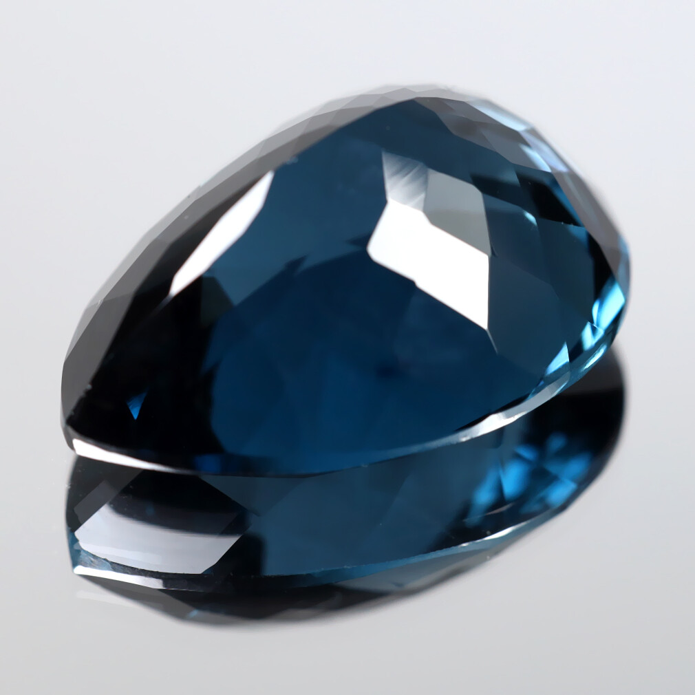 25.09 ct AAA Grade Marvelous Pear Cut (21 x 16 mm) Genuine London Blue Topaz