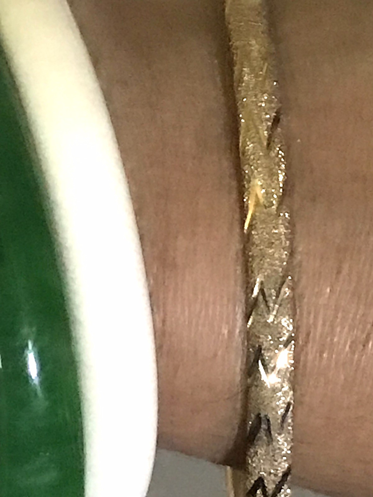 Beautiful 10k Yellow Gold Diamond Cut Laser Bangle Bracelet Size 7.5”