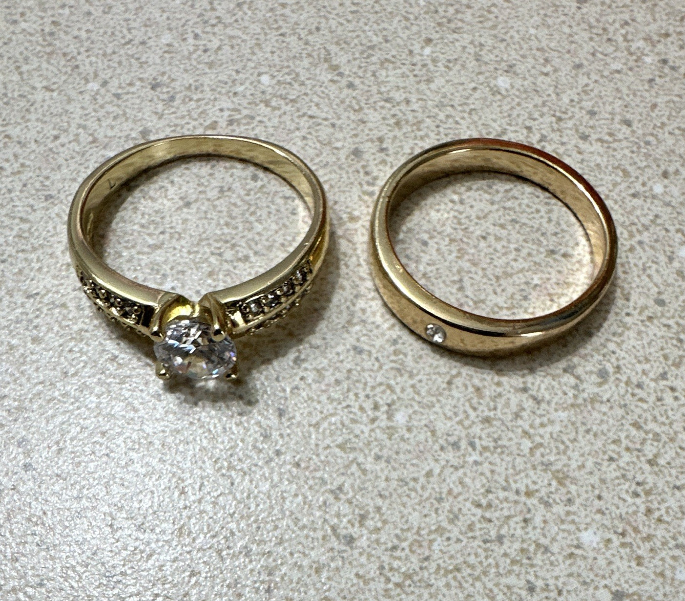 Gold filled Cubic Zirconia Round Prong Engagement/Wedding Ring Set Size 8 2mm