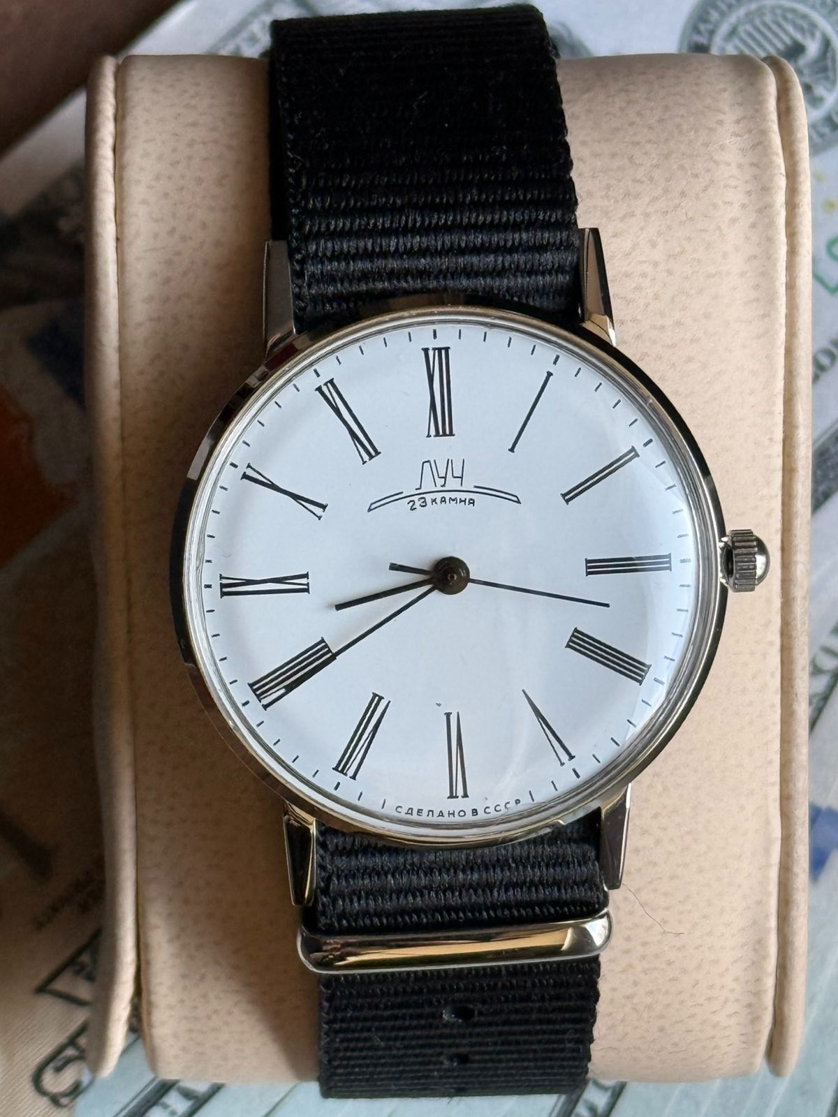 Luch Slim Deluxe Mechanical Watch Ultra Thin Vintage USSR Soviet Men’s Poljot 23