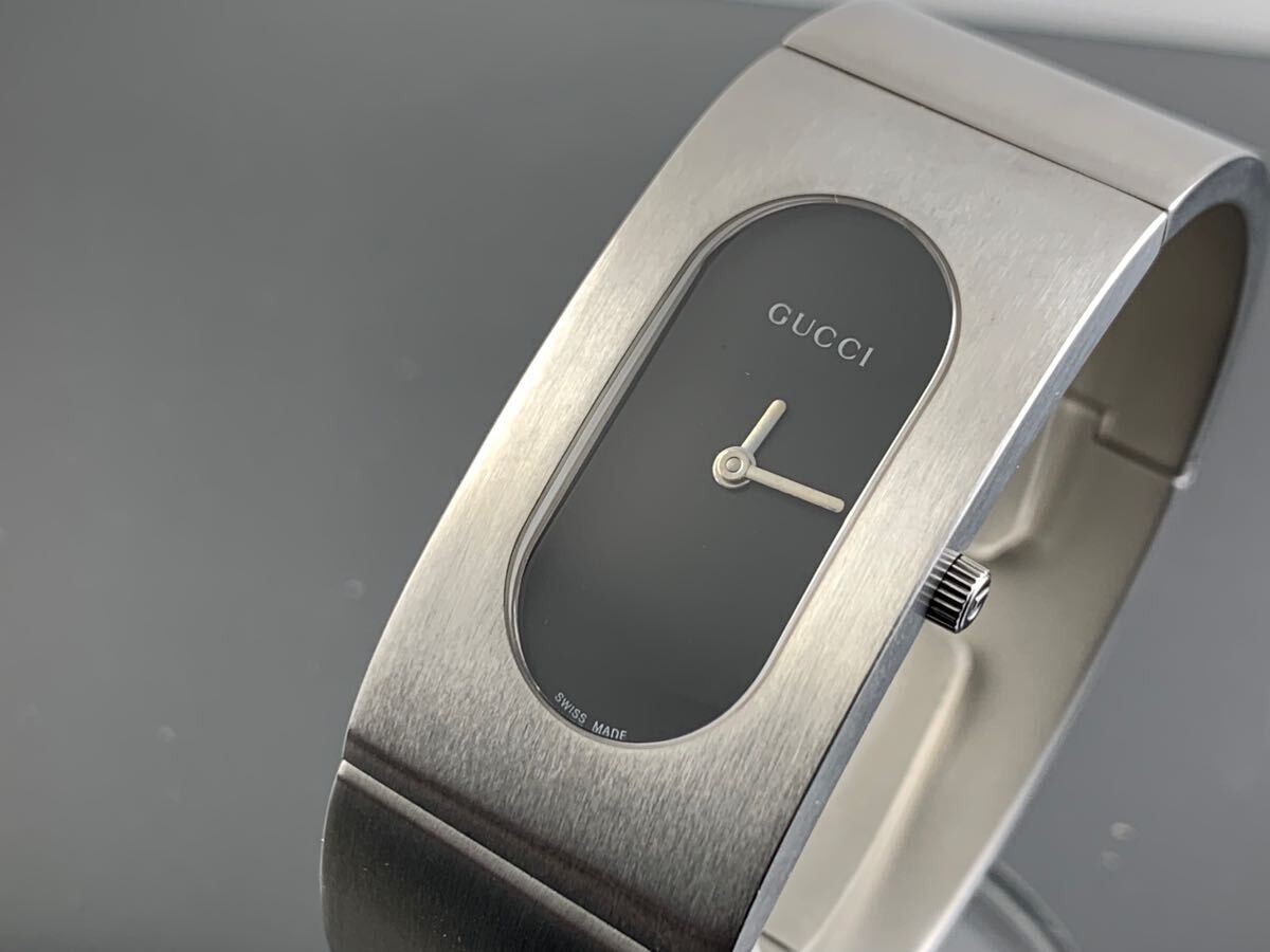 NM Gucci 2400L Black Dial Silver Bangle Quartz Ladies Watch F/S From Japan