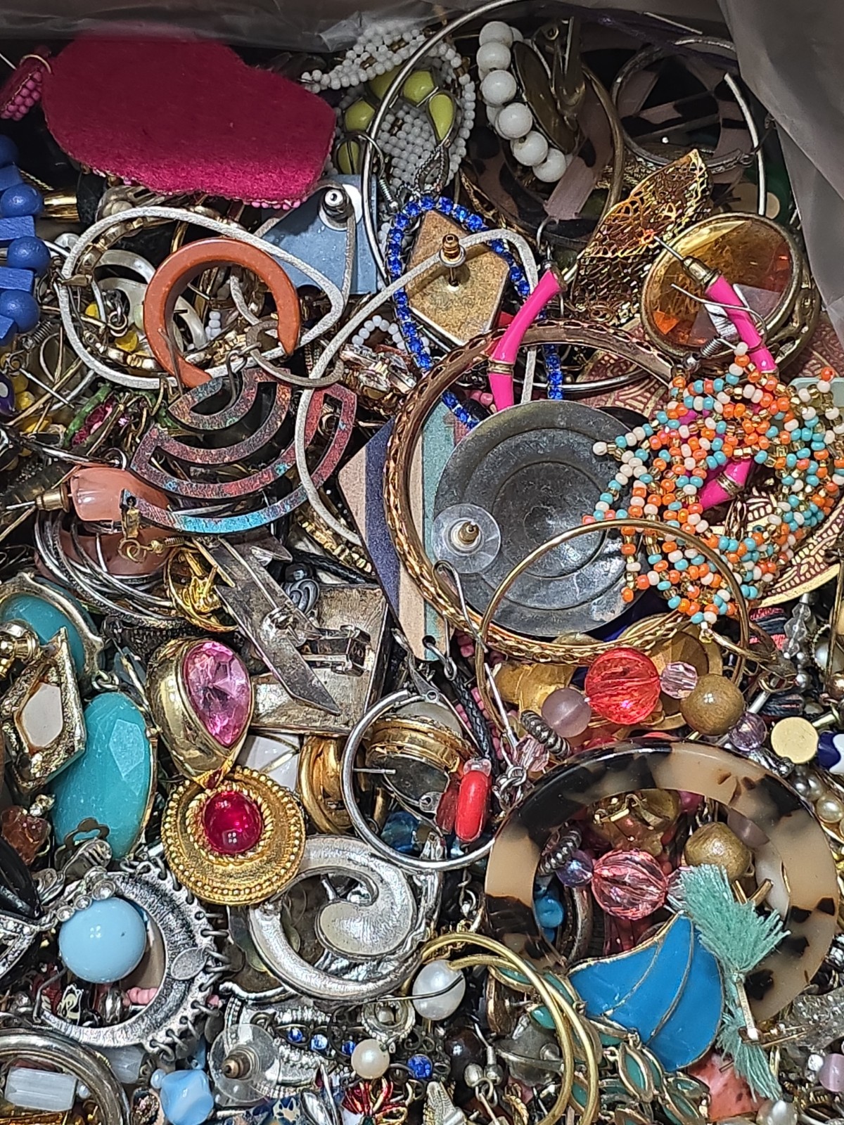 25 lbs Junk Jewelry Lot – See Description For Details! BAG #92