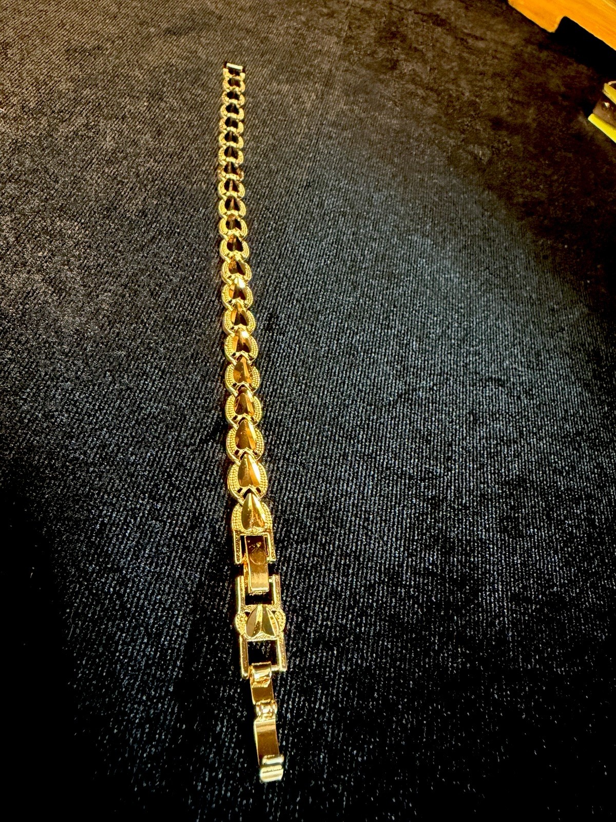 14K Gold Filled Curb Link Chain Bracelet 7-8in 8MM Box Clasp