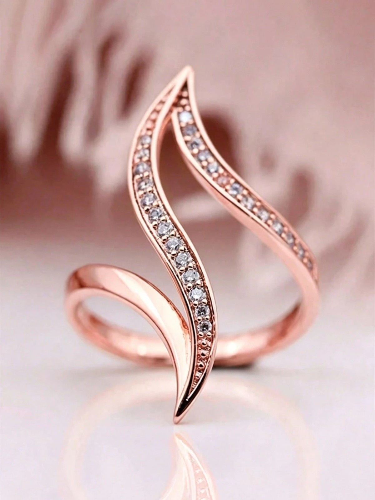 Elegant Cubic Zirconia Ring Curve Twist Women’s Party Engagement Ring Gift Her