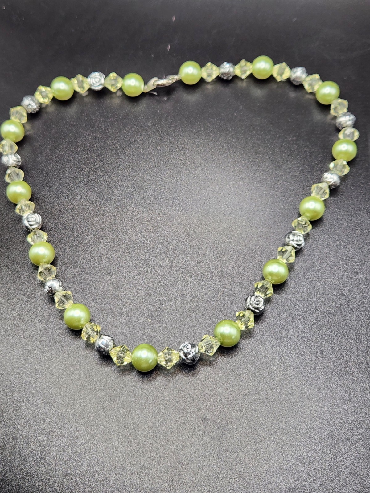 #0332 – Green Faux Pearl Crystal Silver Rose Bead Necklace 17″ Floral Statement