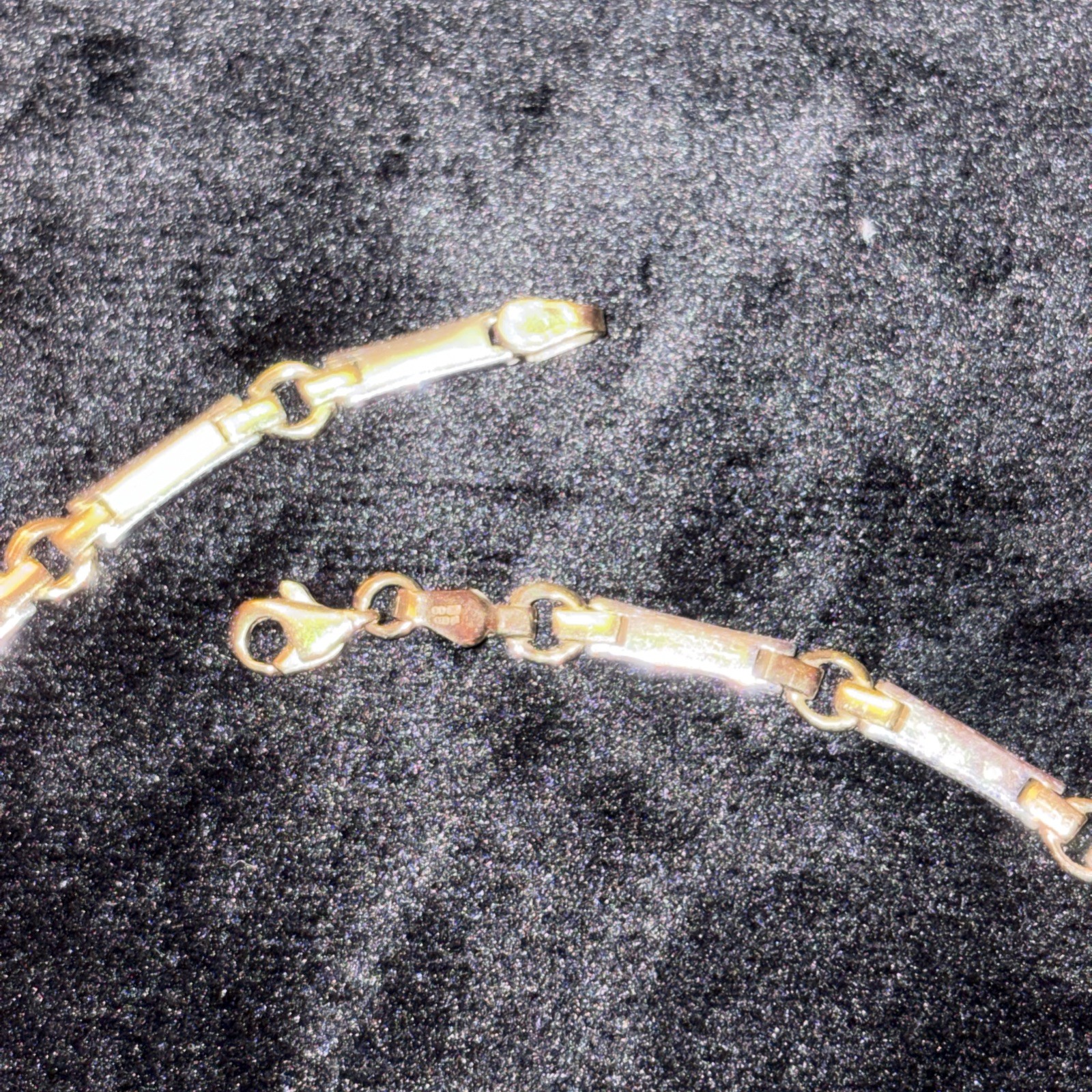 9 Carat Gold Fancy Link Yellow And White Gold Necklace And Bracelet Set 29.11 G