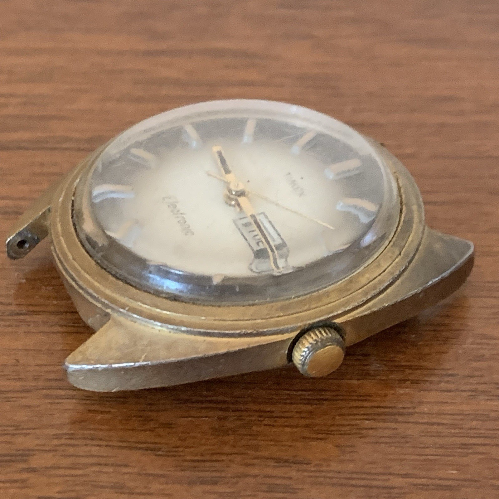 Vintage Timex Electronic UFO Mens Gold Tone Watch for Parts / Repair – 42mm Case