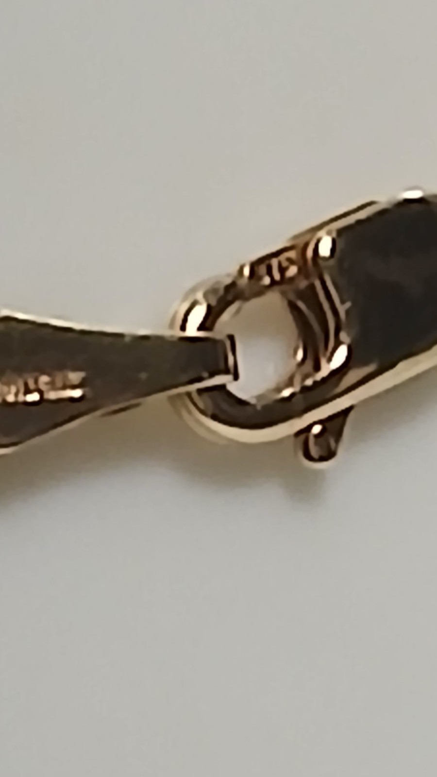 9ct Yellow Gold Bracelet.