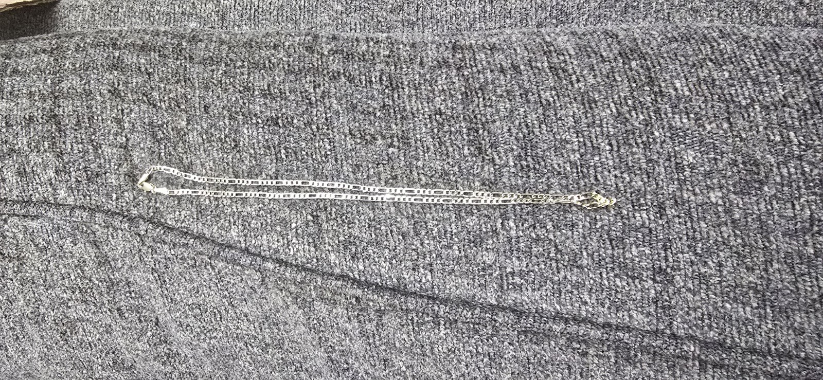 Italian 18K Yellow Gold Figaro Chain Necklace w/ Lobster Clasp 18in 2.5mm Wide