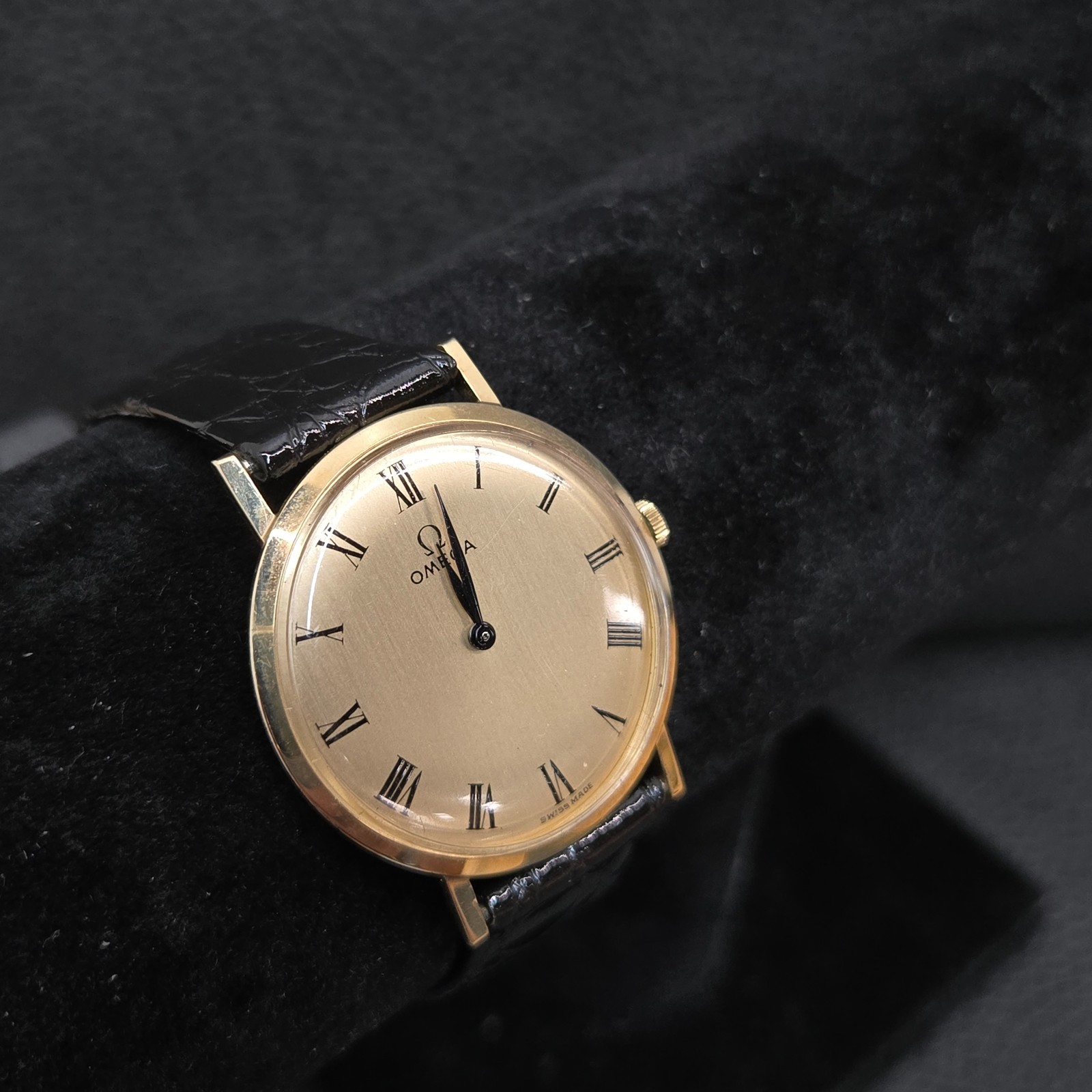 Omega Ultra Thin, 14K Gold Men’s Wrist Watch, 7.75″ Band, 32mm Case Manual Wind
