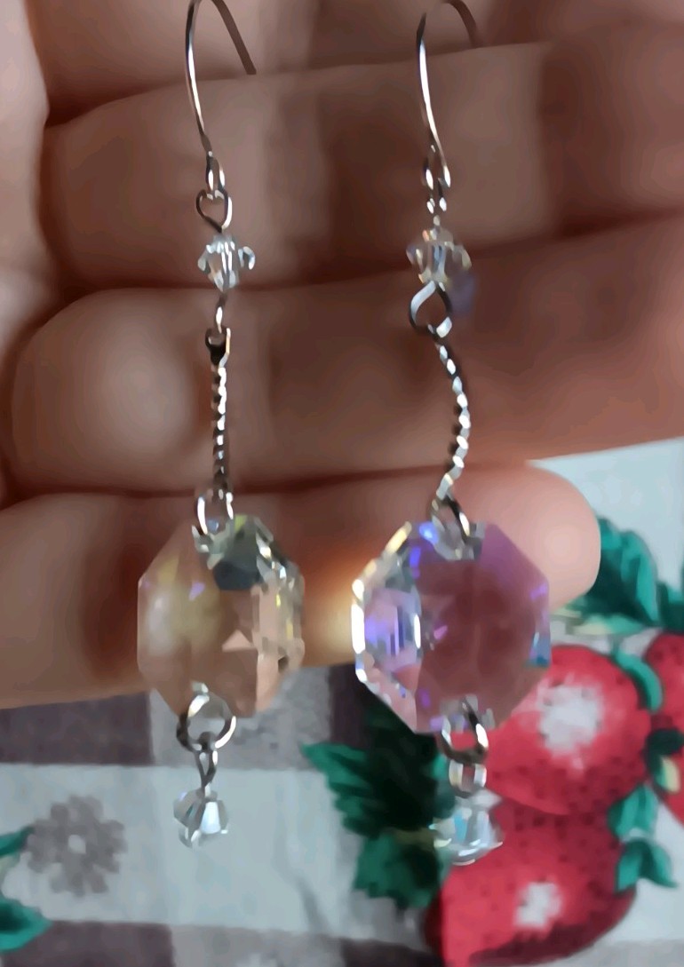 Signed DOL Silver-Tone Clear Crystal Dangle Necklace W/ Earrings 15″-17″