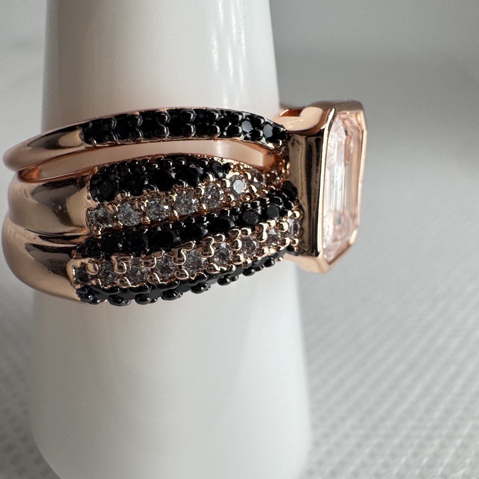 Size 10 Bomb Party Untamed Ring – RG12307 Entangle Me – On Rose Gold