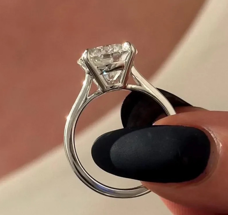 IGI 5Ct Round-Cut EF/VS1 Lab Grown Diamond Cathedral Wedding Ring Platinum 950