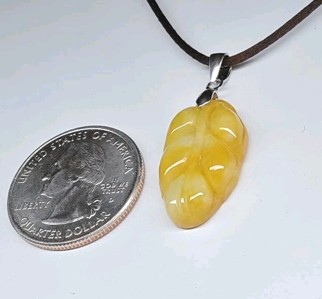 Lot of 1 Certified Jade Leaf Pendant Yellow Natural Jadeite 黄色翡翠A货 叶子玉吊坠 大业有成