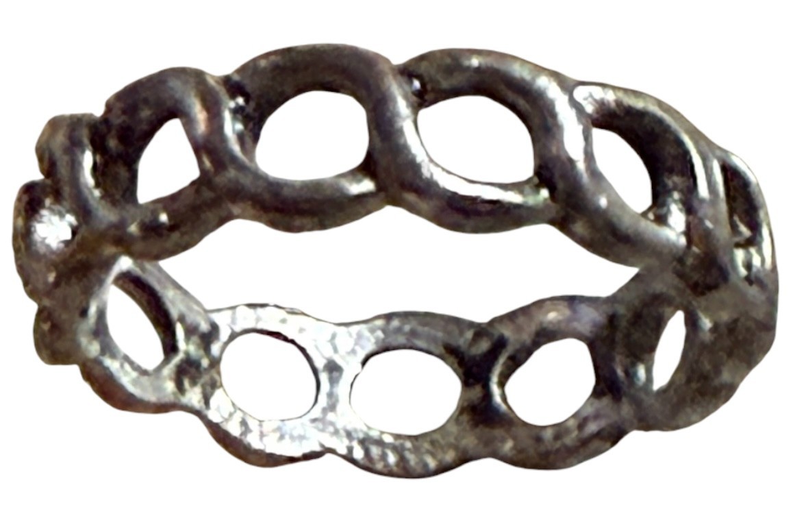Silver Tone Openwork Chain Link Metal Band Ring Size 4.75 No Stone