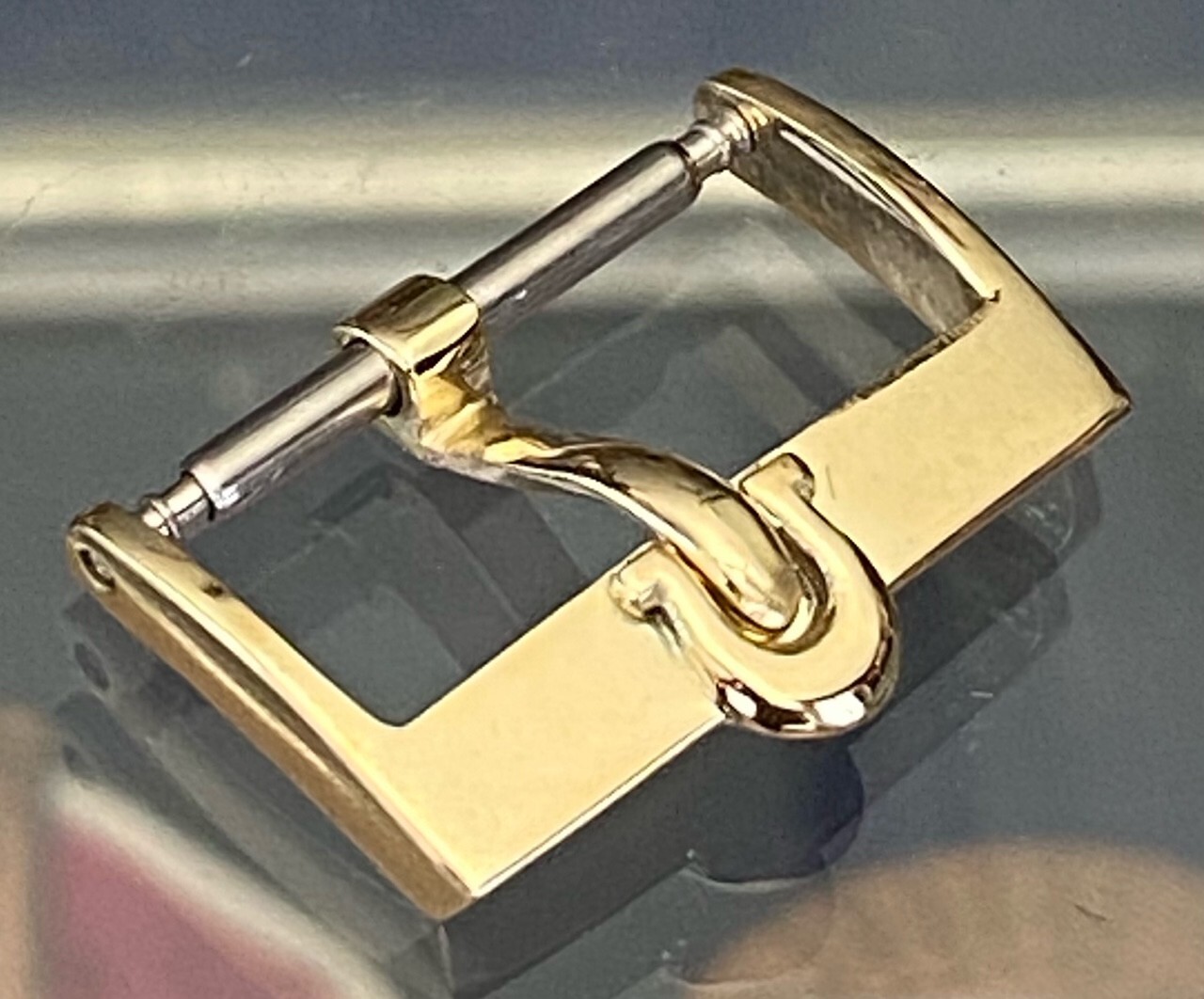 Vintage Omega 18k Gold .750 fine 16mm Logo Buckle C:1968