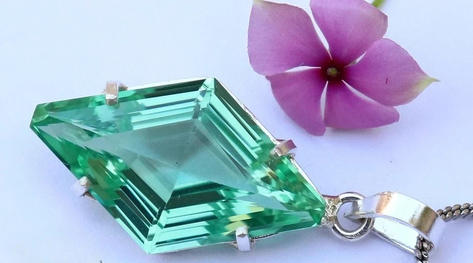 24.55 Ct Natural Green Sapphire Fancy Gemstone Pendant Sterling Silver Jewelry