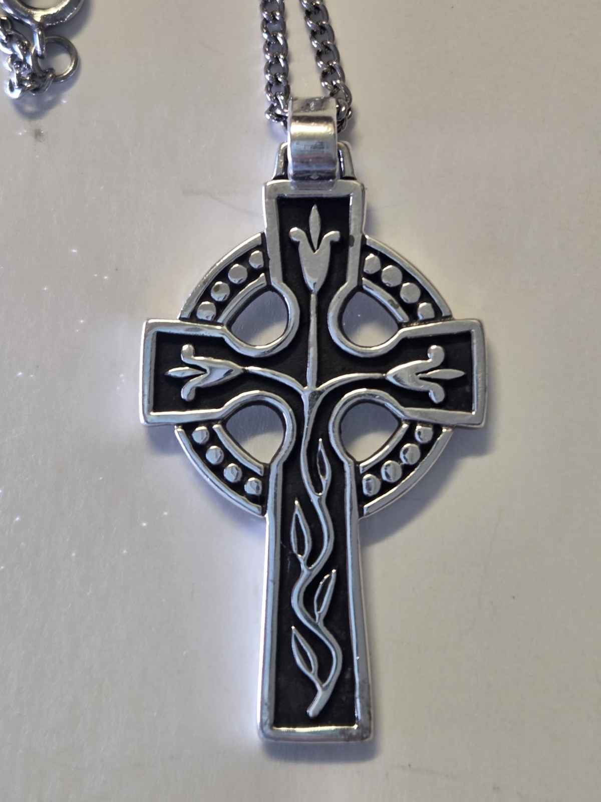 Retired James Avery Sterling Silver Large Celtic Lily Cross Necklace Box Pouch