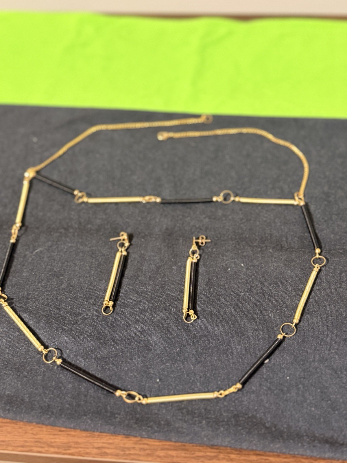 Abstract Gold‑Tone Black Coil Necklace & Earrings Set Modern Industrial Design