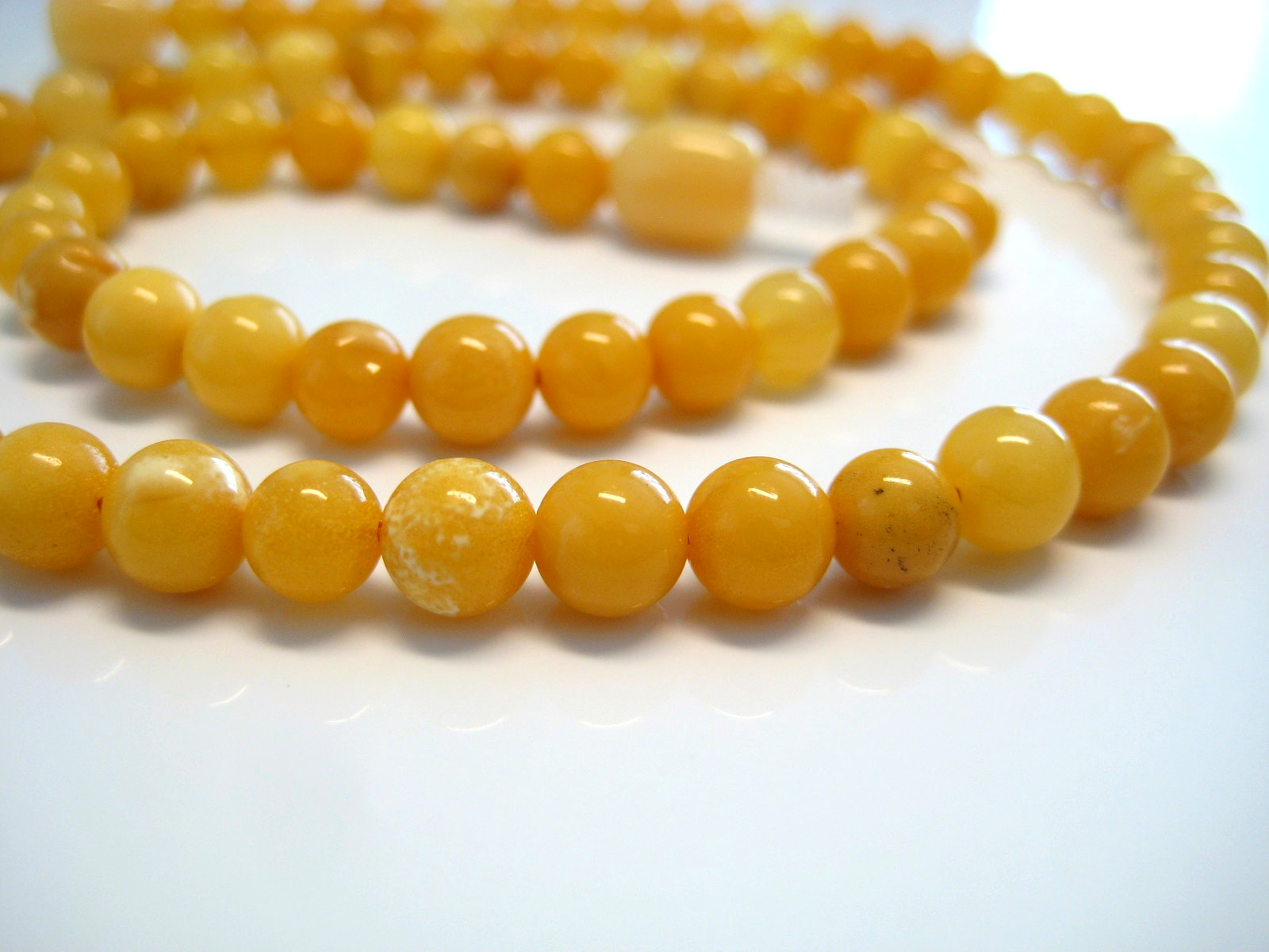 Genuine Round Butterscotch Amber Baltic Amber Necklace 16 inches 75 Beads !!!