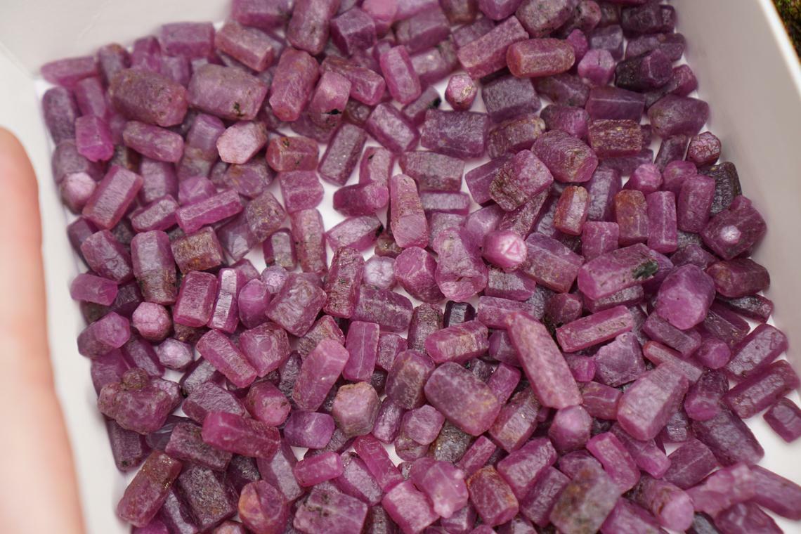 100% Natural Mozambique Red Ruby Facet Grade Gemstone Rough Lot AAA+ 100.00 Ct