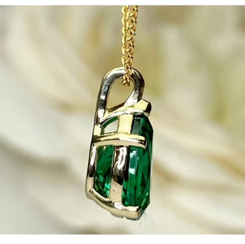 Women’s Solitaire Pendant 14K Yellow Gold Plated 3Ct Pear Cut Emerald 18″ Chain