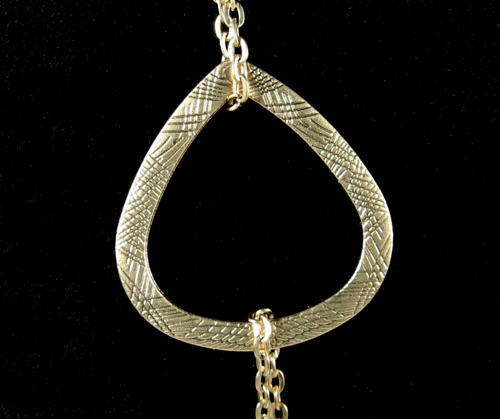 A.N.A Vintage NECKLACE Rounded Triangles Goldtone Designer Signed Tags Ana 36″