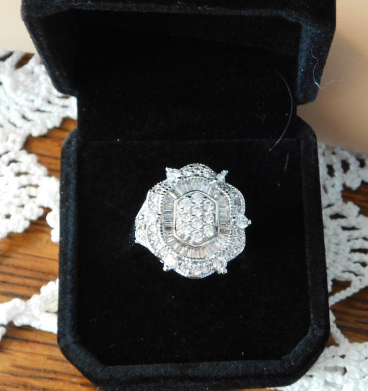 Sterling Silver Cubic Zirconia Statement Ring Size 7 Signed Canada 925