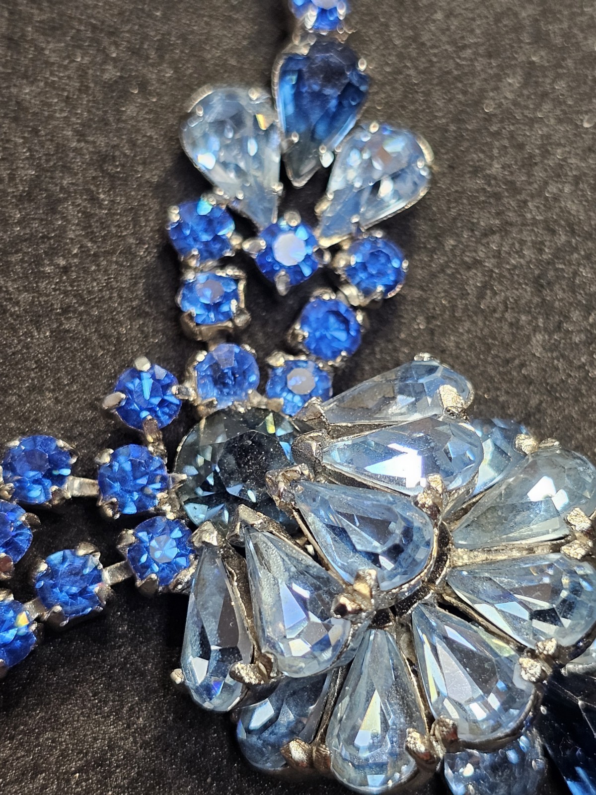 Blue Crystal Teardrop Flower Pendant Rhinestone Riviere Necklace Box 15 in