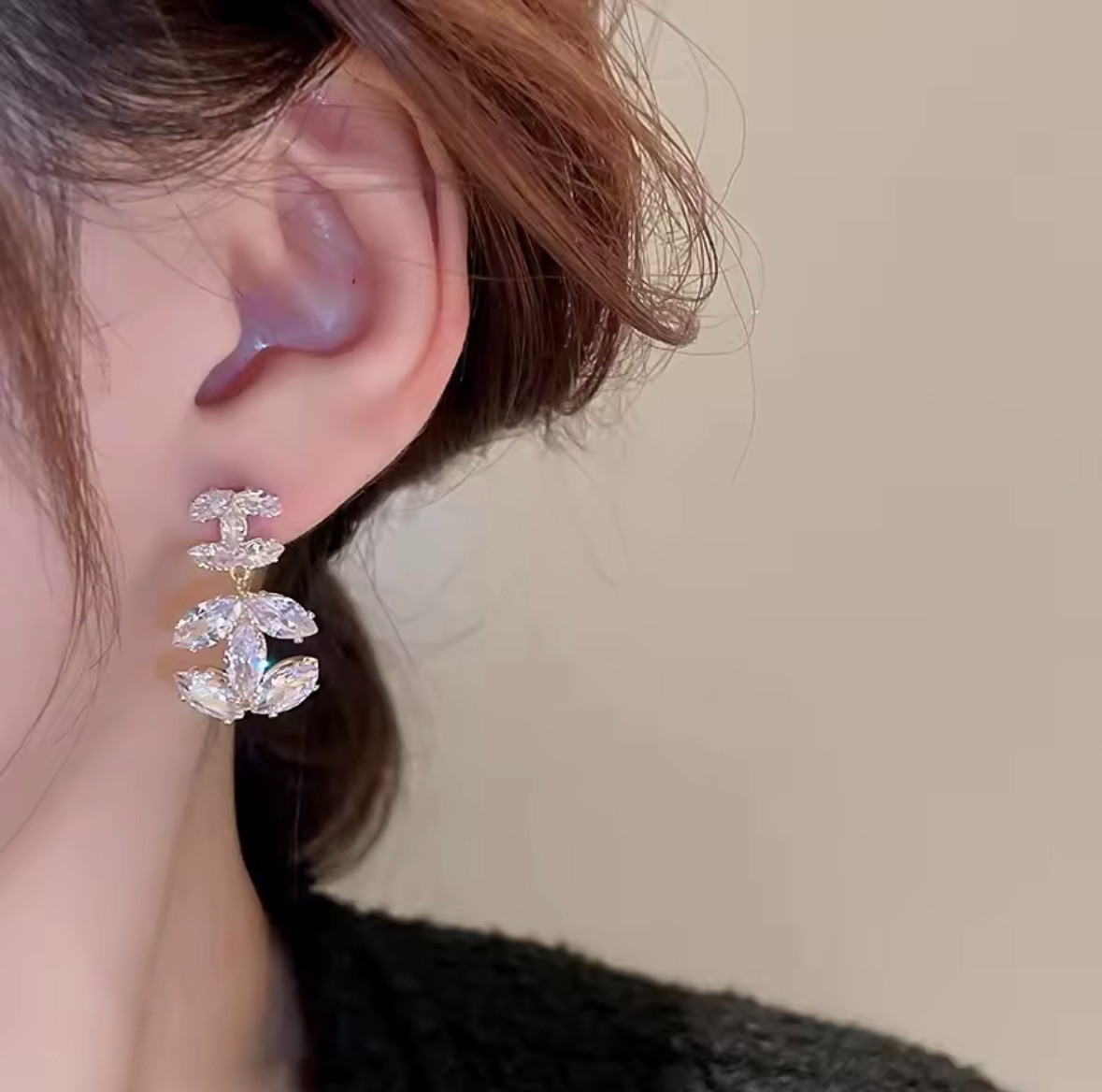 French Shiny Zircon Earrings,Light Luxury Full Diamond, Exquisite Versatile