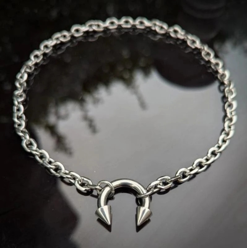 Retro Hip-hop Style Titanium Steel Necklace Party Punk Rivet Pendant Unise