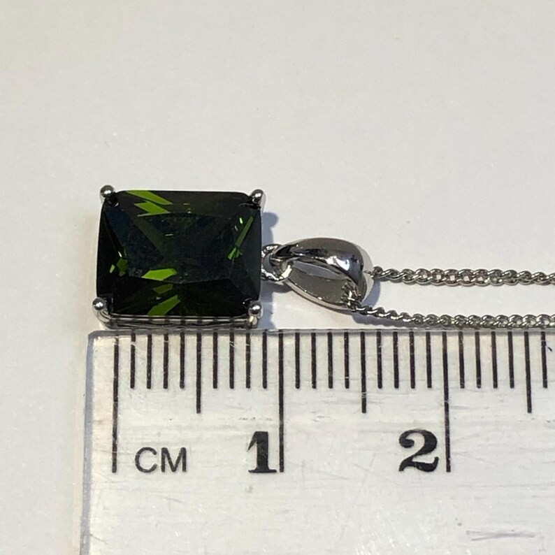 Elegant Mens Peridot Pendant 925 Sterling Silver Ring Gift Jewelry Pendant