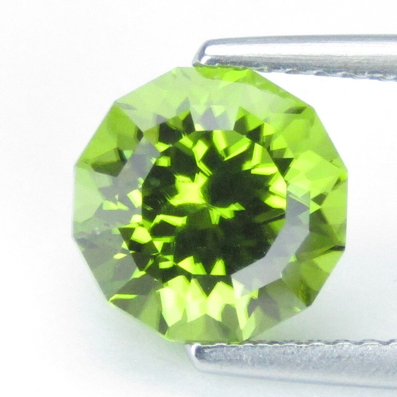 3.07Cts Ravishing Natural Green Peridot 8.5mm Round Custom Cut Collection Gem