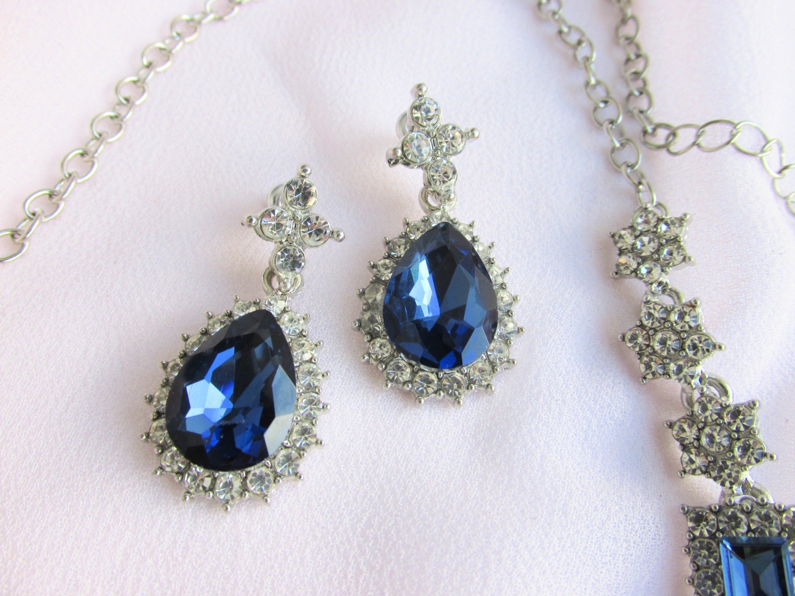 Stunning Sapphire Blue & Clear Rhinestones Pendant Necklace Earring Set