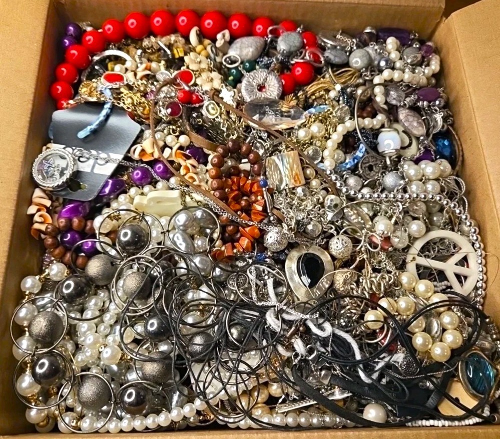 3 Lbs Jewelry Lot Vintage & New Junk & Wear Resell Unsearched Tangled Mix