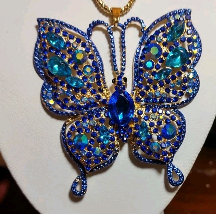 Betsey Johnson Blue Rhinestone Butterfly 🦋 Necklace (Ask About Free Shipping)