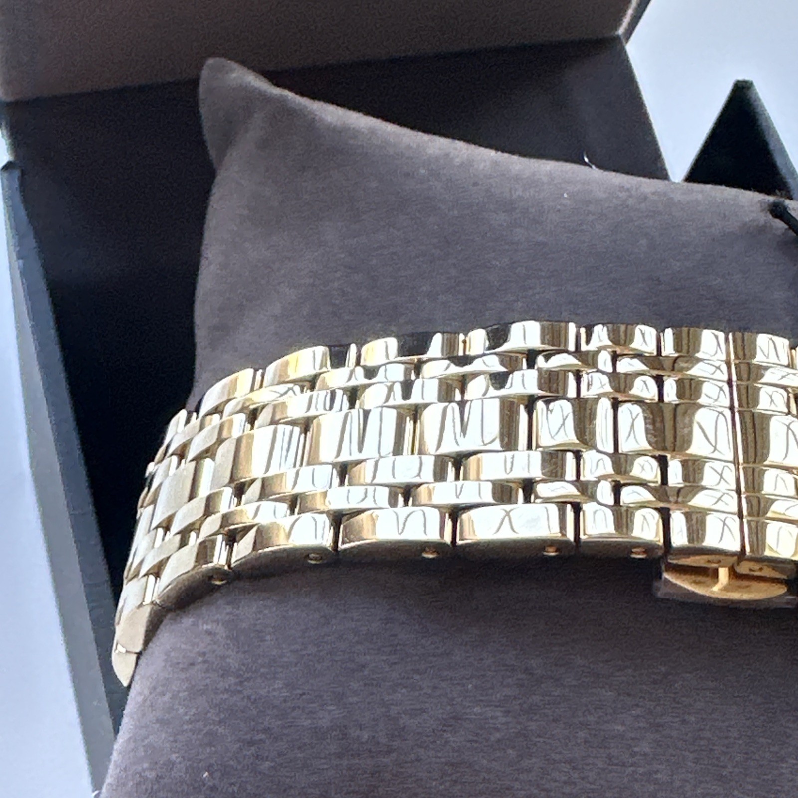 Bulova Quadra Quartz Diamond Champagne Dial Men’s Watch 97D120