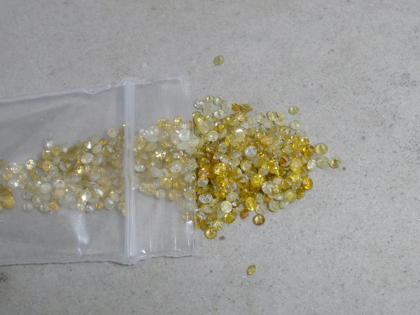 over 1/4 ct yellow natural diamond loose faceted rounds 1.5mm each